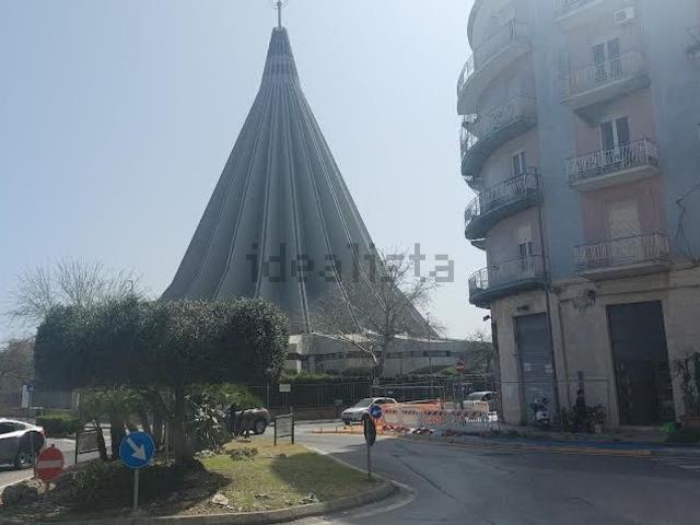 Appartamento in vendita di 110 m² in Viale Teocrito