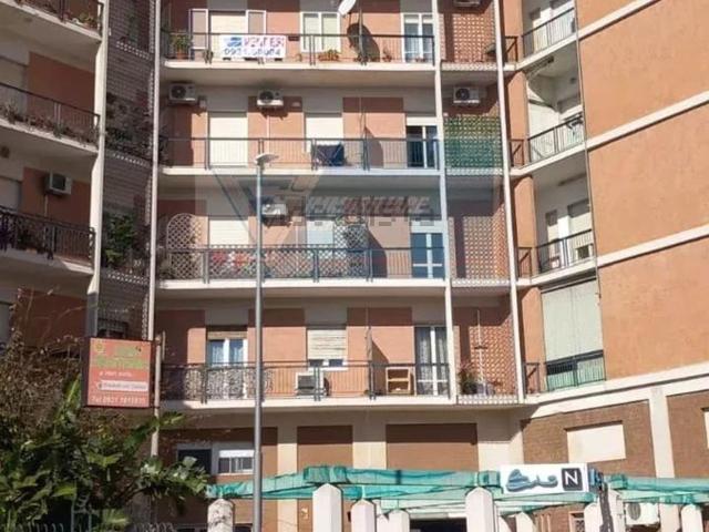 Appartamento in vendita di 110 m² in Viale Tunisi, 53