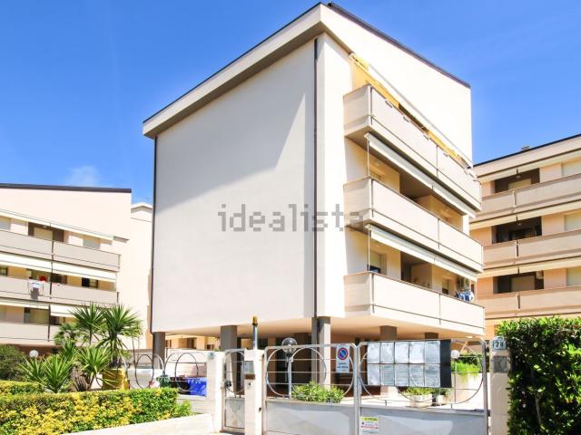 Appartamento in vendita di 110 m² in Viale America, 30