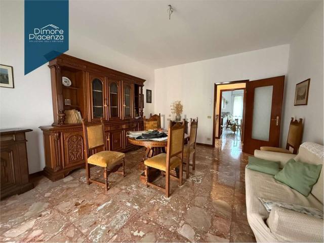 Appartamento in vendita di 110 m² in Viale Dante Alighieri