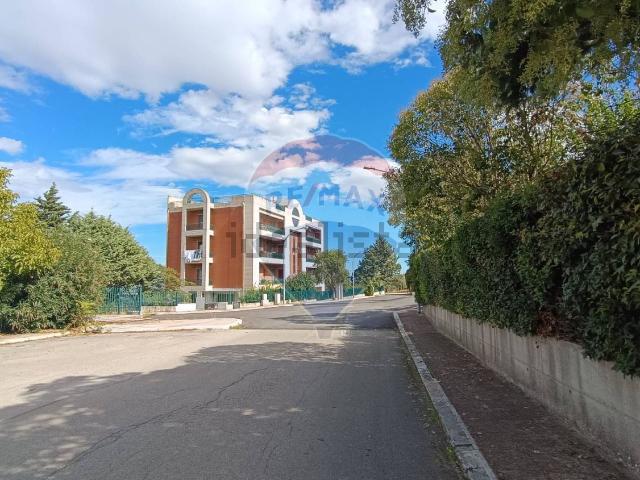 Appartamento in vendita di 110 m² in Viale degli Ulivi, 1