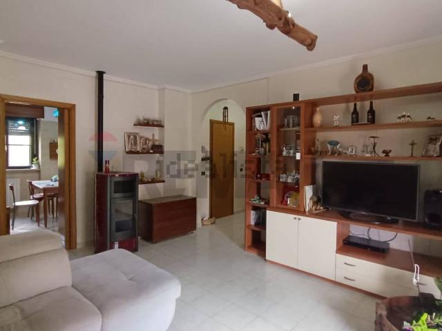 Appartamento in vendita di 110 m² in Viale degli Ulivi, 1
