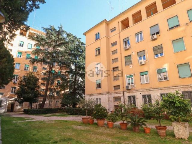 Appartamento in vendita di 110 m² in Viale dei Quattro Venti, 31