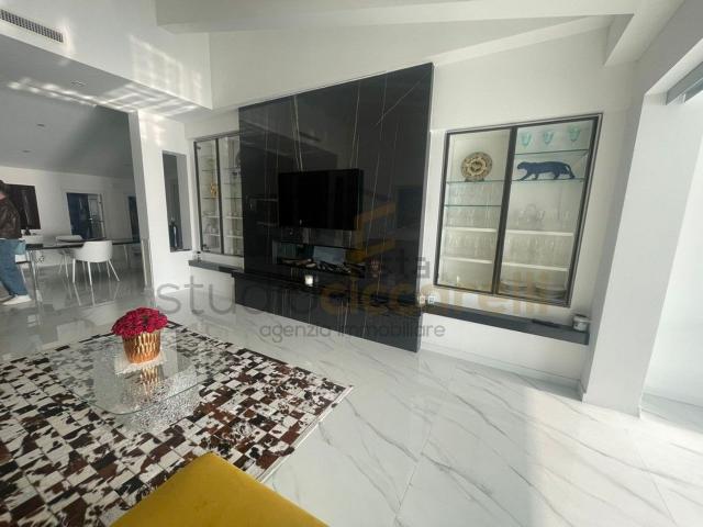 Appartamento in vendita di 110 m² in Viale del Mare