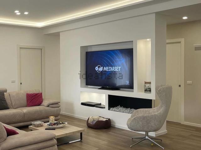 Appartamento in vendita di 110 m² in Viale della Repubblica, 409