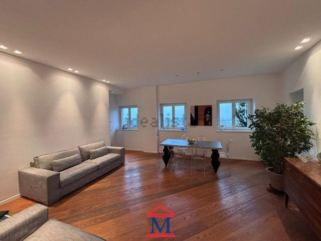 Appartamento in vendita di 110 m² in Viale delle Mura