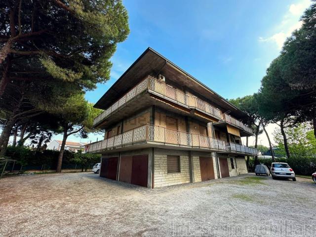 Appartamento in vendita di 110 m² in Viale G. di Vittorio, 86
