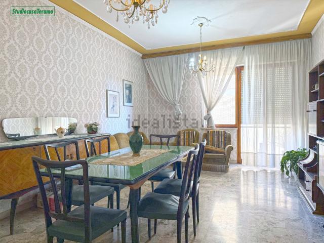 Appartamento in vendita di 110 m² in Viale Giovanni Bovio, 59