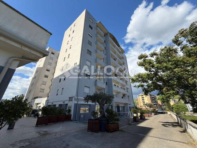 Appartamento in vendita di 110 m² in Viale Giacomo Mancini