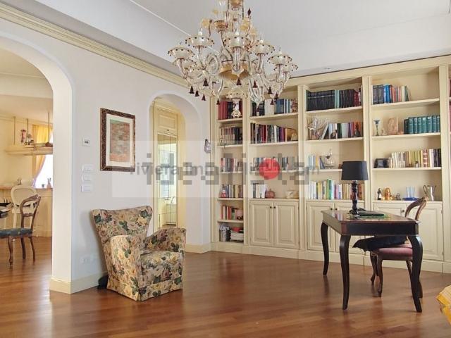 Appartamento in vendita di 110 m² in Viale IV Novembre, 80