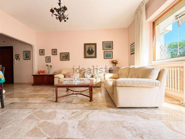 Appartamento in vendita di 110 m² in Viale John Fitzgerald Kennedy