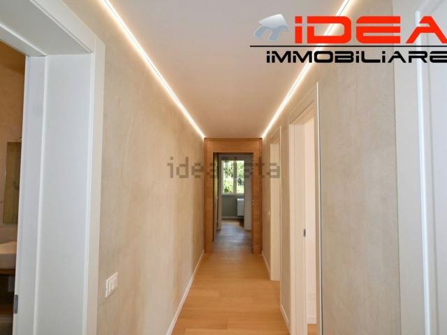Appartamento in vendita di 110 m² in Viale Lodovico Antonio Muratori
