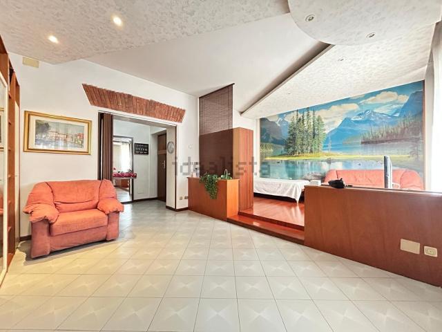 Appartamento in vendita di 110 m² in Viale Monte Grappa