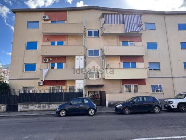 Appartamento in vendita di 110 m² in Viale Nicolò Azoti, 9