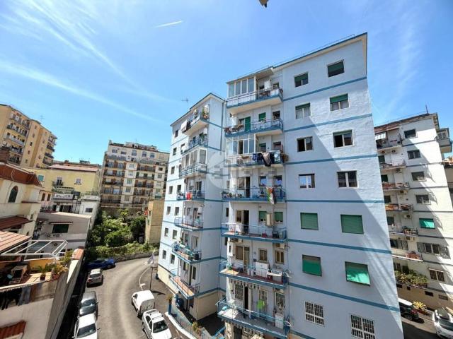 Appartamento in vendita di 110 m² in Vico delle Trone, 2