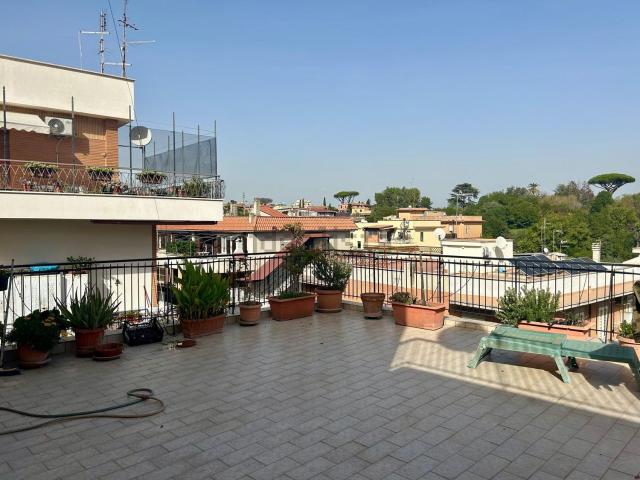 Appartamento in vendita di 110 m² in Vicolo del Monte delle Capre, 51
