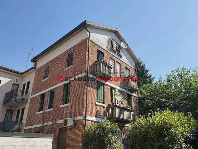 Appartamento in vendita di 110 m² in Borgo Berga