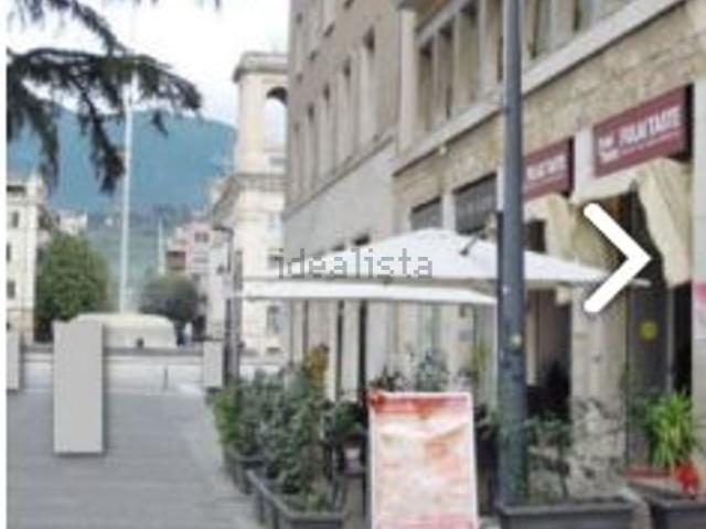 Appartamento in vendita di 110 m² in Corso Cornelio Tacito, 101