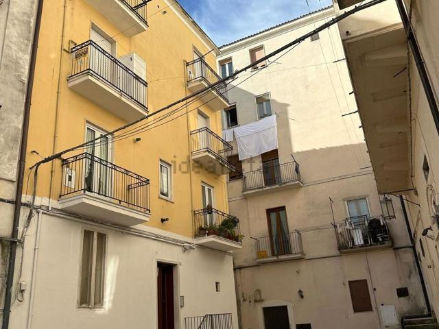Appartamento in vendita di 110 m² in Largo Tomba di Rotari, 10