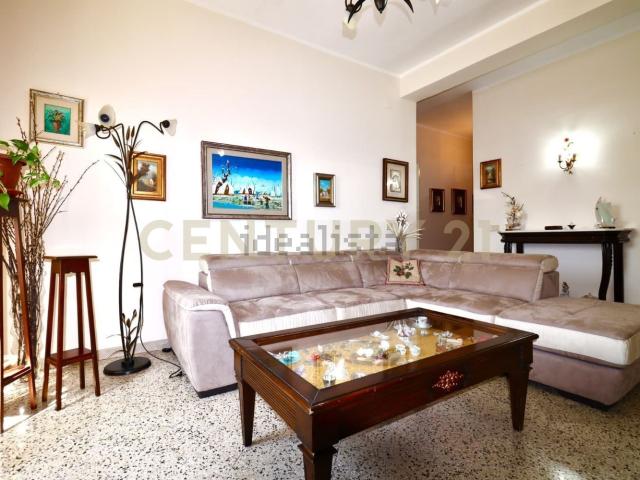 Appartamento in vendita di 110 m² in Largo Bisacquino, 3
