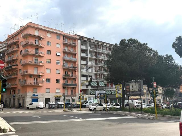 Appartamento in vendita di 110 m² in Largo dei Colli Albani, 7
