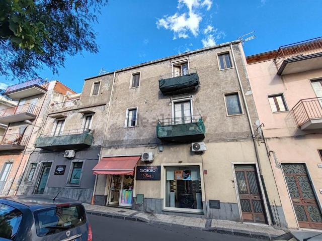 Appartamento in vendita di 110 m² in Piazza Alberto Carlo, 34