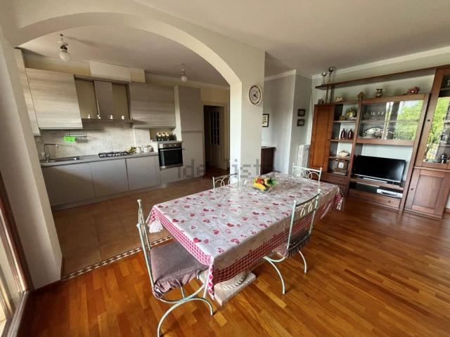 Appartamento in vendita di 110 m² in Piazza G. Falcone, 2