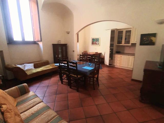 Appartamento in vendita di 110 m² in Piazza del Borgo