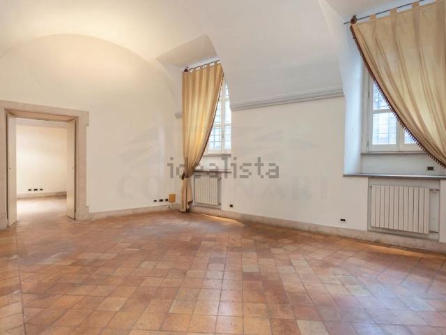 Appartamento in vendita di 110 m² in Piazza di San Salvatore in Lauro