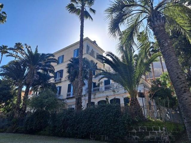 Appartamento in vendita di 110 m² in Salita Quisisana