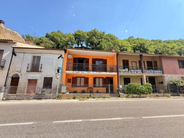 Appartamento in vendita di 110 m² in Strada Statale 4 Via Salaria, 14