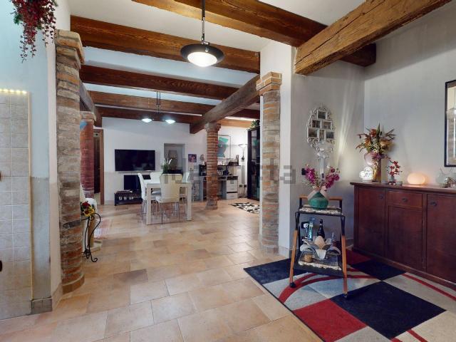 Appartamento in vendita di 111 m² in Via Colombaro, 7