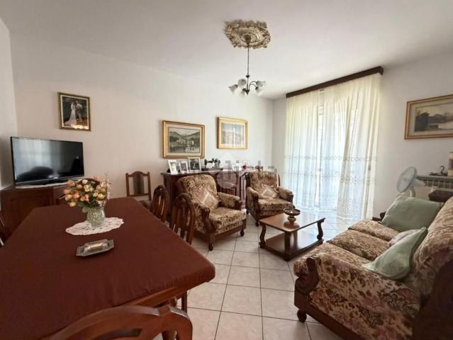 Appartamento in vendita di 111 m² in Via Conti Albani, 12
