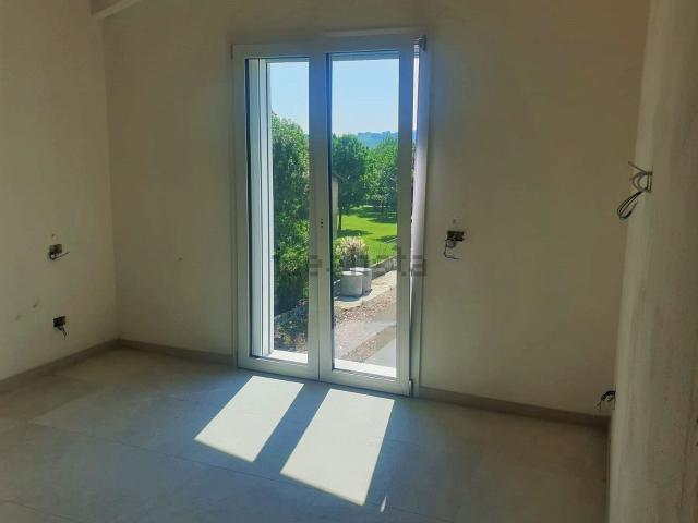Appartamento in vendita di 111 m² in Via Canobbia