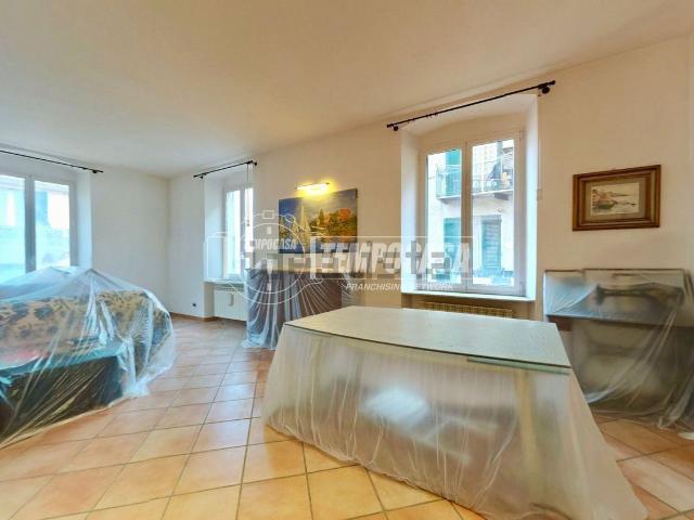 Appartamento in vendita di 111 m² in Via Chiaravagna, 4
