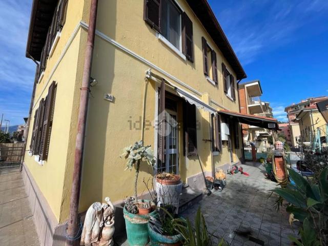 Appartamento in vendita di 111 m² in Via Agostino Noaro, 28