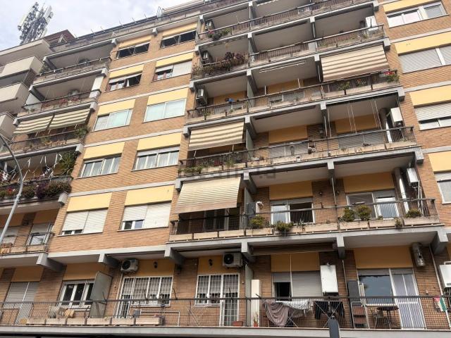 Appartamento in vendita di 111 m² in Via Appia Nuova, 633