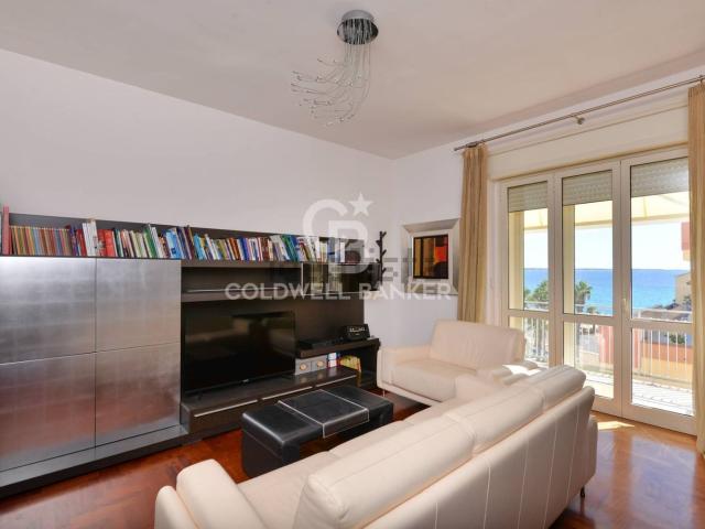 Appartamento in vendita di 111 m² in Via Brindisi