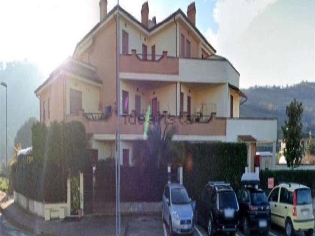 Appartamento in vendita di 111 m² in Via Gentile da Fabriano, 1
