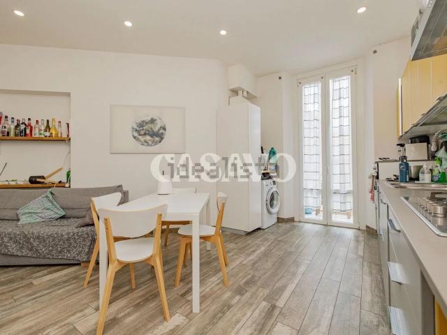 Appartamento in vendita di 111 m² in Via Giuseppe la Farina, 1