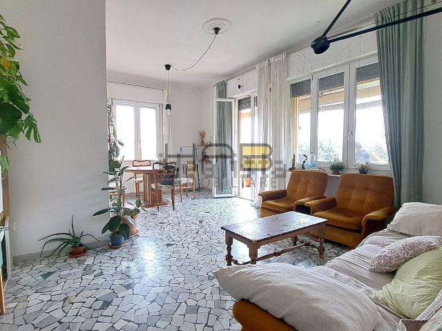 Appartamento in vendita di 111 m² in Via Giovanni Canestrini, 83