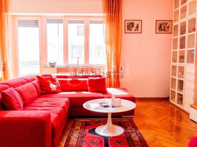 Appartamento in vendita di 111 m² in Via Giovanni De Min, 10