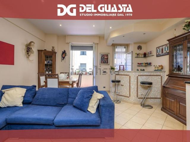 Appartamento in vendita di 111 m² in Via Davide Menini