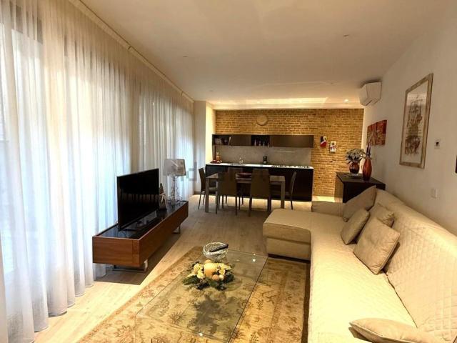 Appartamento in vendita di 111 m² in Via di Calzoleria, 53100