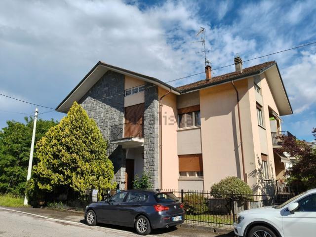 Appartamento in vendita di 111 m² in Via Fratelli Maioni, 90