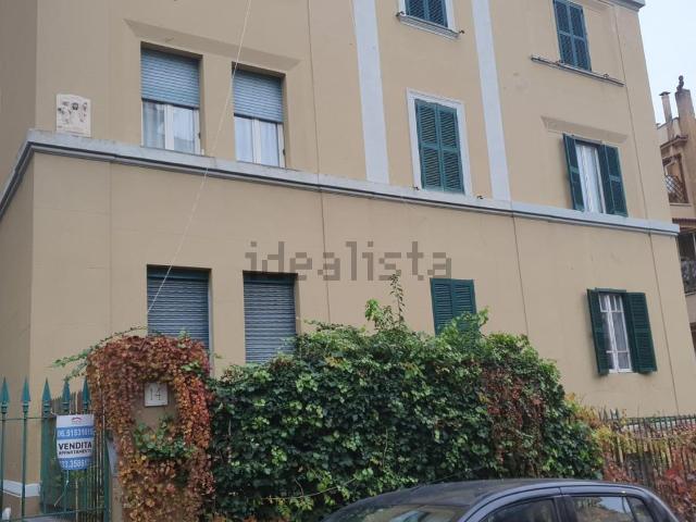 Appartamento in vendita di 111 m² in Via Ippolito Pindemonte