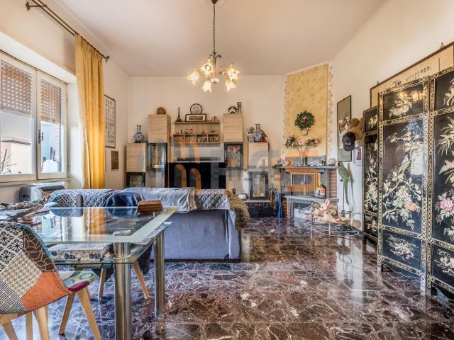 Appartamento in vendita di 111 m² in Via Monte San Vicino, 7