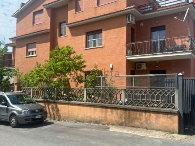 Appartamento in vendita di 111 m² in Via Morazzone, 9
