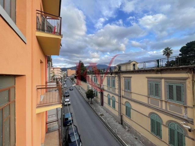 Appartamento in vendita di 111 m² in Via Madia Vittorio, 76