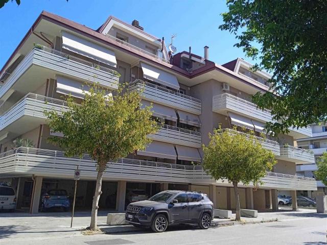 Appartamento in vendita di 111 m² in Via Marche, 7